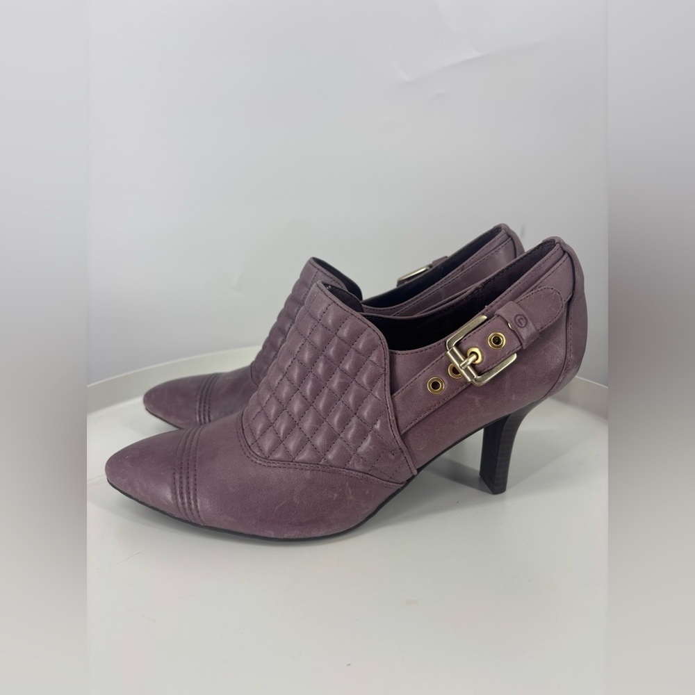 NWOB Rockport Lianna Quilted Buckle Heeled Pointed Toe‎ Booties Purple Lilac 7.5